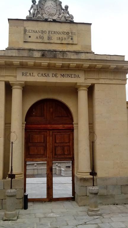Отель Casa De La Moneda Сеговия Экстерьер фото